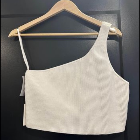 Aritzia Tops - Aritzia Babaton one shoulder ribbed crop top